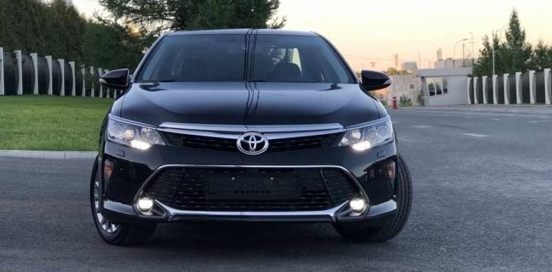 Toyota Camry XV50 рестайлинг, 2017 год, 600 000 рублей, 1 фотография