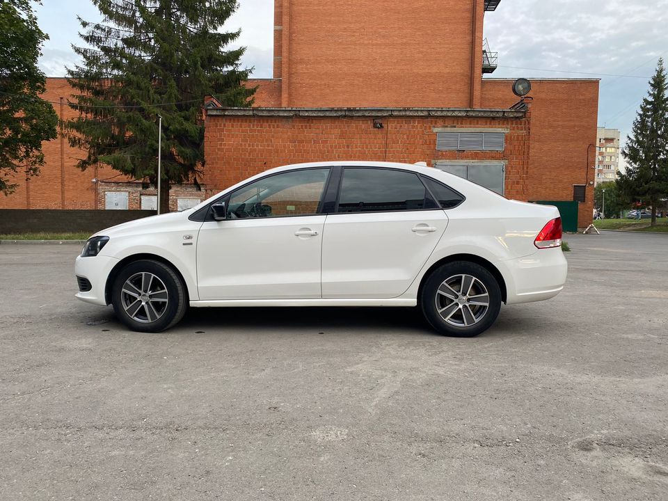 Volkswagen Polo V, 2013 год, 970 000 рублей, 1 фотография