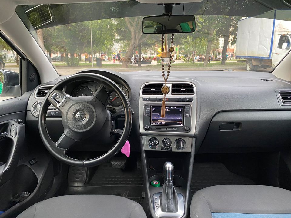 Volkswagen Polo V, 2013 год, 970 000 рублей, 3 фотография