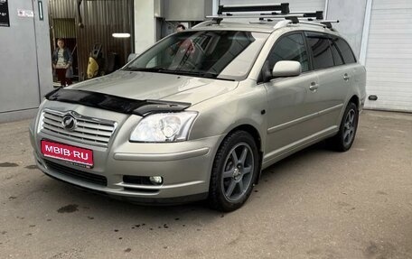 Toyota Avensis III рестайлинг, 2005 год, 750 000 рублей, 1 фотография