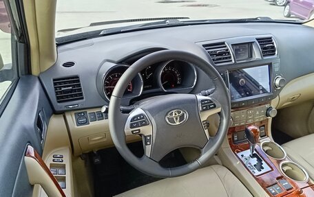 Toyota Highlander III, 2011 год, 2 399 000 рублей, 20 фотография