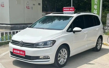 Volkswagen Touran III, 2021 год, 1 399 555 рублей, 1 фотография