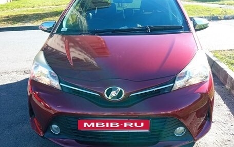 Toyota Vitz, 2014 год, 1 040 000 рублей, 2 фотография