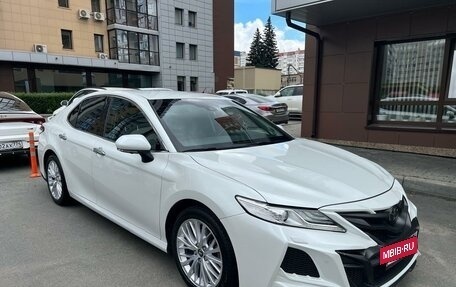 Toyota Camry, 2019 год, 3 875 000 рублей, 2 фотография