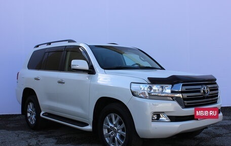 Toyota Land Cruiser 200, 2020 год, 8 990 000 рублей, 7 фотография