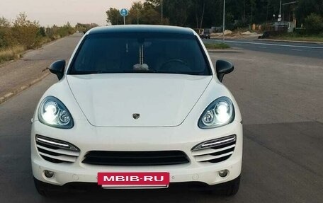 Porsche Cayenne III, 2011 год, 2 449 000 рублей, 2 фотография