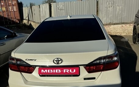 Toyota Camry, 2017 год, 2 990 000 рублей, 5 фотография