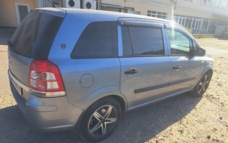 Opel Zafira B, 2010 год, 800 000 рублей, 4 фотография