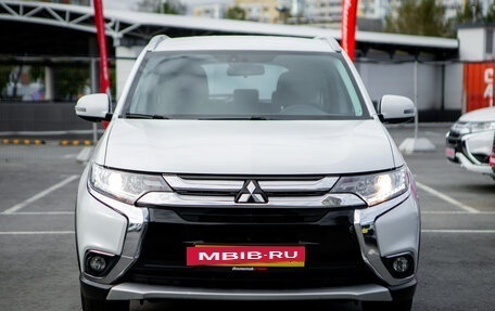 Mitsubishi Outlander III рестайлинг 3, 2017 год, 2 210 000 рублей, 3 фотография