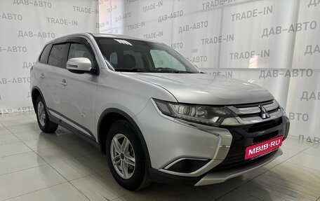 Mitsubishi Outlander III рестайлинг 3, 2016 год, 2 200 000 рублей, 4 фотография