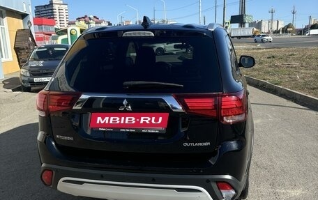 Mitsubishi Outlander III рестайлинг 3, 2019 год, 2 250 000 рублей, 4 фотография