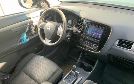 Mitsubishi Outlander III рестайлинг 3, 2013 год, 1 159 900 рублей, 8 фотография