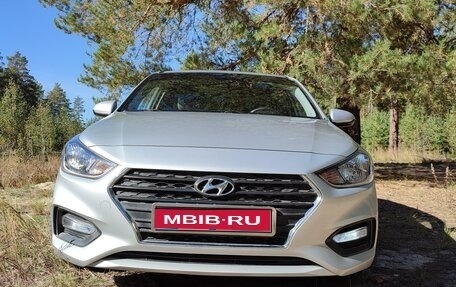 Hyundai Solaris II рестайлинг, 2017 год, 1 350 000 рублей, 1 фотография