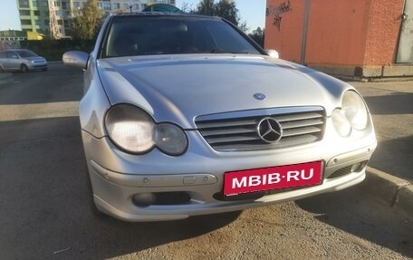 Mercedes-Benz C-Класс, 2002 год, 670 000 рублей, 1 фотография