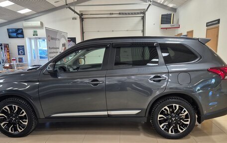 Mitsubishi Outlander III рестайлинг 3, 2021 год, 3 130 000 рублей, 6 фотография