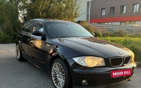 BMW 1 серия, 2006 год, 750 000 рублей, 2 фотография