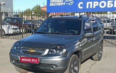 Chevrolet Niva I рестайлинг, 2017 год, 855 000 рублей, 1 фотография