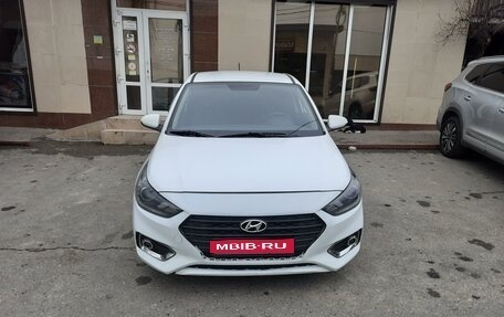 Hyundai Solaris II рестайлинг, 2018 год, 1 350 000 рублей, 1 фотография