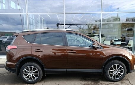 Toyota RAV4, 2017 год, 2 640 000 рублей, 4 фотография