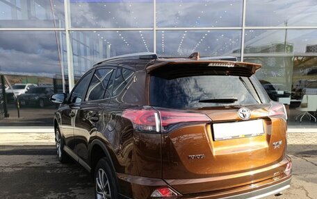 Toyota RAV4, 2017 год, 2 640 000 рублей, 7 фотография