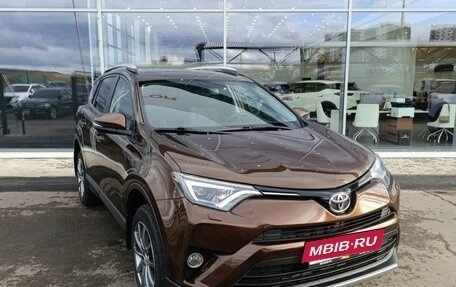 Toyota RAV4, 2017 год, 2 640 000 рублей, 3 фотография