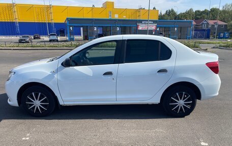 Renault Logan II, 2016 год, 690 000 рублей, 2 фотография