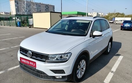 Volkswagen Tiguan II, 2019 год, 2 300 000 рублей, 1 фотография