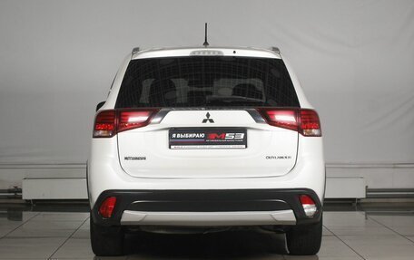 Mitsubishi Outlander III рестайлинг 3, 2016 год, 2 259 995 рублей, 5 фотография