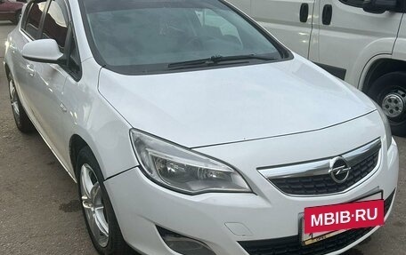 Opel Astra J, 2011 год, 630 000 рублей, 4 фотография