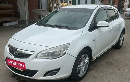 Opel Astra J, 2011 год, 630 000 рублей, 10 фотография