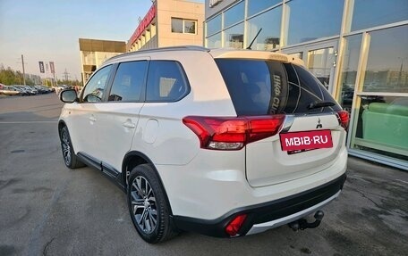 Mitsubishi Outlander III рестайлинг 3, 2016 год, 1 965 000 рублей, 3 фотография