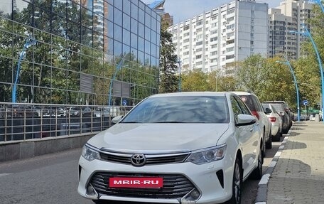 Toyota Camry, 2016 год, 1 900 000 рублей, 10 фотография