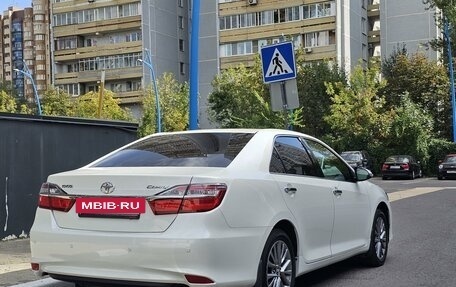 Toyota Camry, 2016 год, 1 900 000 рублей, 3 фотография