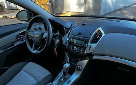 Chevrolet Cruze II, 2014 год, 830 000 рублей, 8 фотография