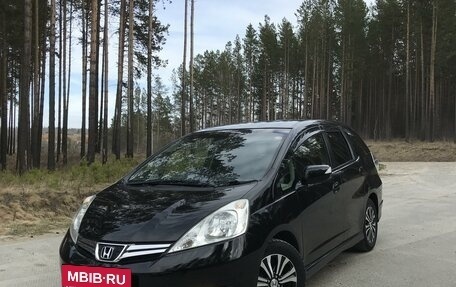 Honda Fit Shuttle I рестайлинг, 2013 год, 1 120 000 рублей, 3 фотография