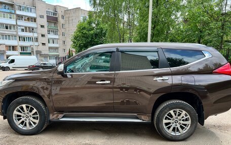 Mitsubishi Pajero Sport III рестайлинг, 2018 год, 3 930 000 рублей, 3 фотография