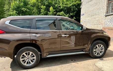 Mitsubishi Pajero Sport III рестайлинг, 2018 год, 3 930 000 рублей, 2 фотография