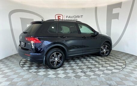 Volkswagen Tiguan II, 2020 год, 2 850 000 рублей, 6 фотография