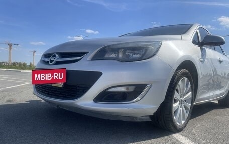 Opel Astra J, 2013 год, 900 000 рублей, 2 фотография