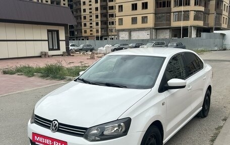 Volkswagen Polo VI (EU Market), 2013 год, 695 000 рублей, 2 фотография