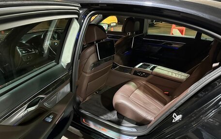 BMW 7 серия, 2015 год, 3 950 000 рублей, 9 фотография