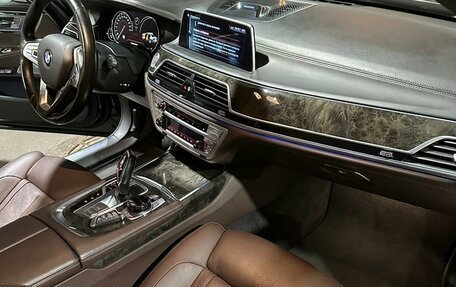 BMW 7 серия, 2015 год, 3 950 000 рублей, 15 фотография