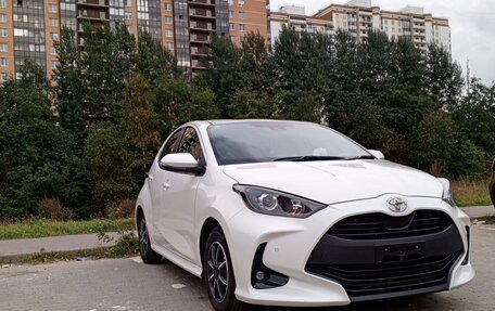 Toyota Yaris, 2020 год, 1 540 000 рублей, 2 фотография