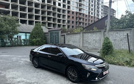 Toyota Camry, 2017 год, 2 800 000 рублей, 2 фотография