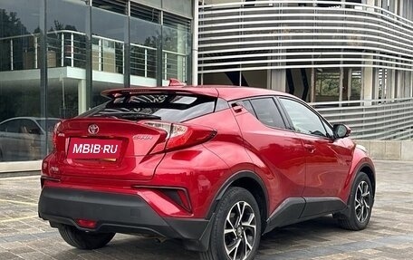 Toyota C-HR I рестайлинг, 2018 год, 2 440 000 рублей, 6 фотография