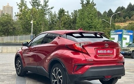 Toyota C-HR I рестайлинг, 2018 год, 2 440 000 рублей, 4 фотография