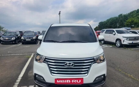 Hyundai Grand Starex Grand Starex I рестайлинг 2, 2020 год, 3 099 000 рублей, 3 фотография