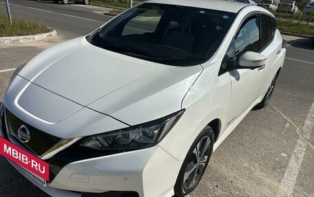 Nissan Leaf II, 2018 год, 1 650 000 рублей, 14 фотография