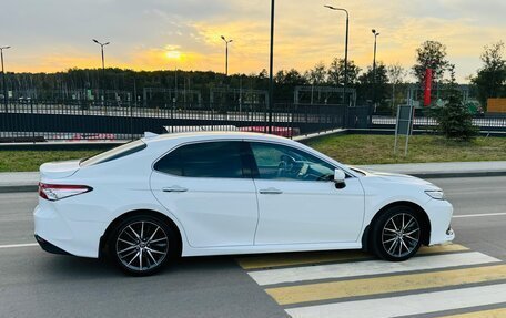 Toyota Camry, 2021 год, 3 950 000 рублей, 5 фотография