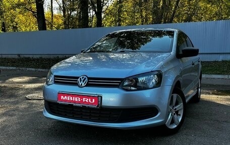 Volkswagen Polo VI (EU Market), 2013 год, 815 000 рублей, 1 фотография